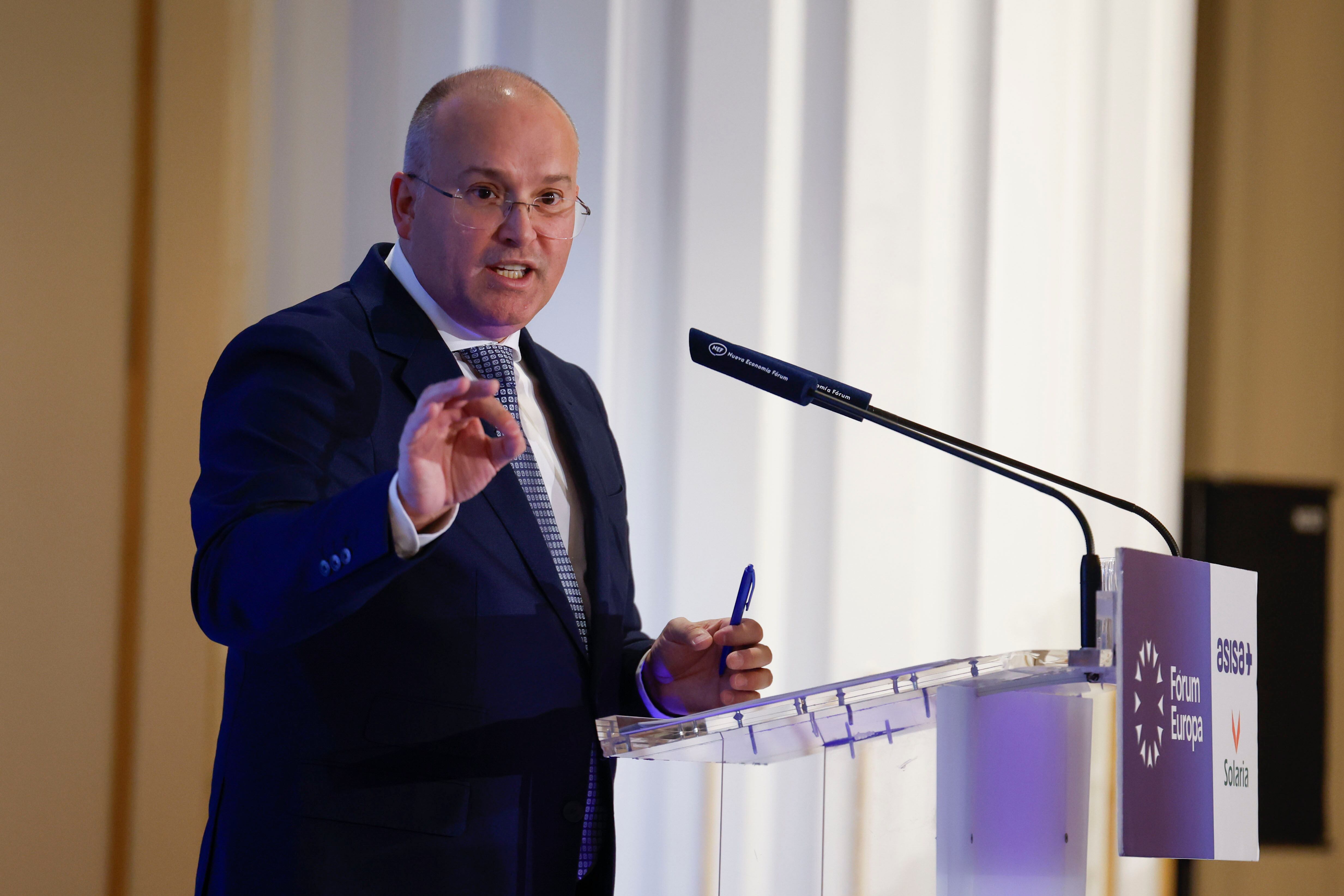 El secretario general del Partido Popular, Miguel Tellado participan en un desayuno informativo del Fórum Europa celebrado este martes en Madrid. EFE/ Javier Lizón