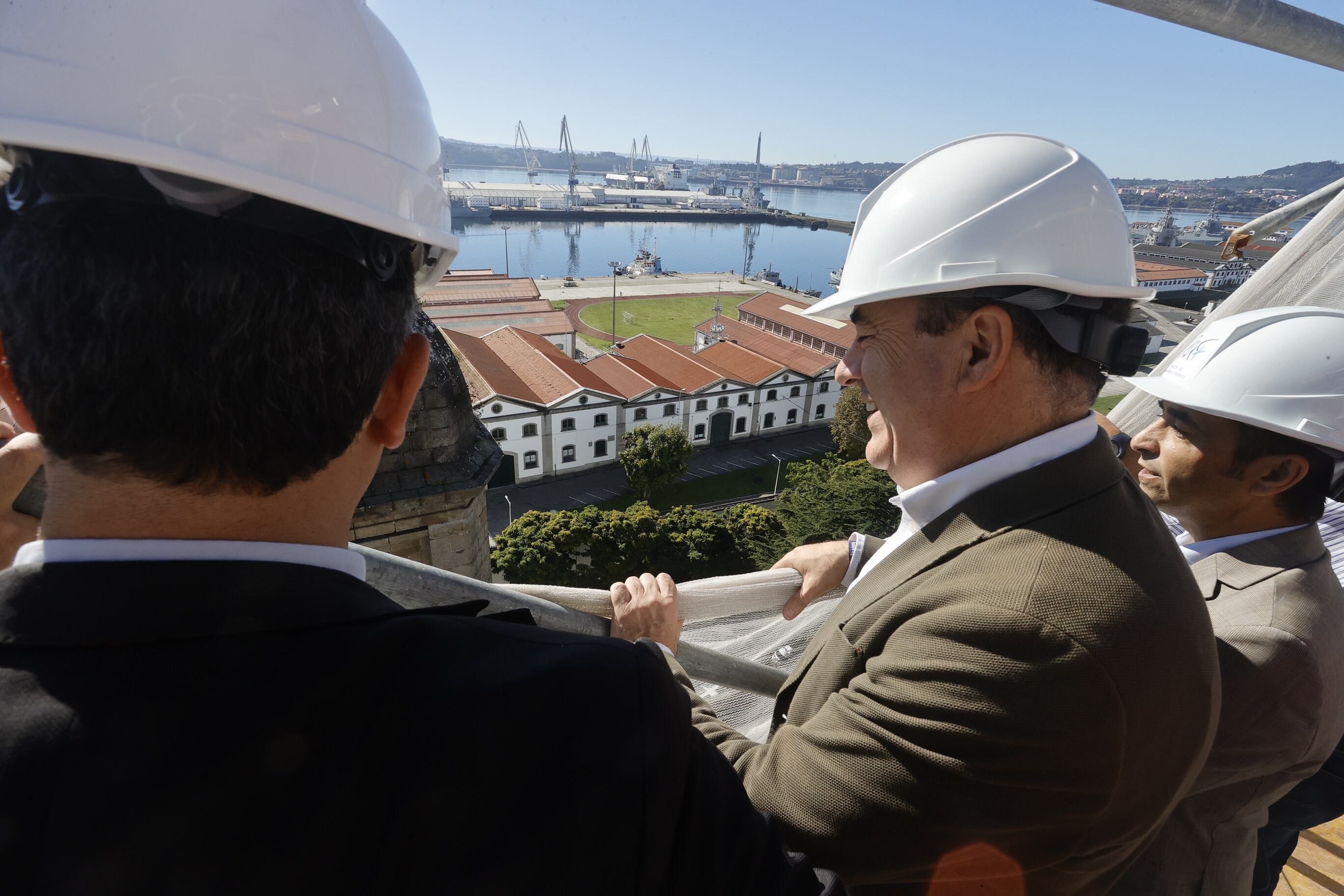 Román Rodríguez, junto al obispo y el alcalde de Ferrol este sábado en la concatedral (foto: Xunta de Galicia)