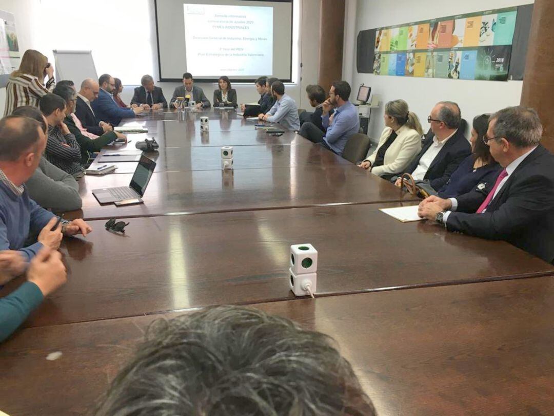 Reunión empresarios en INESCOP Elda