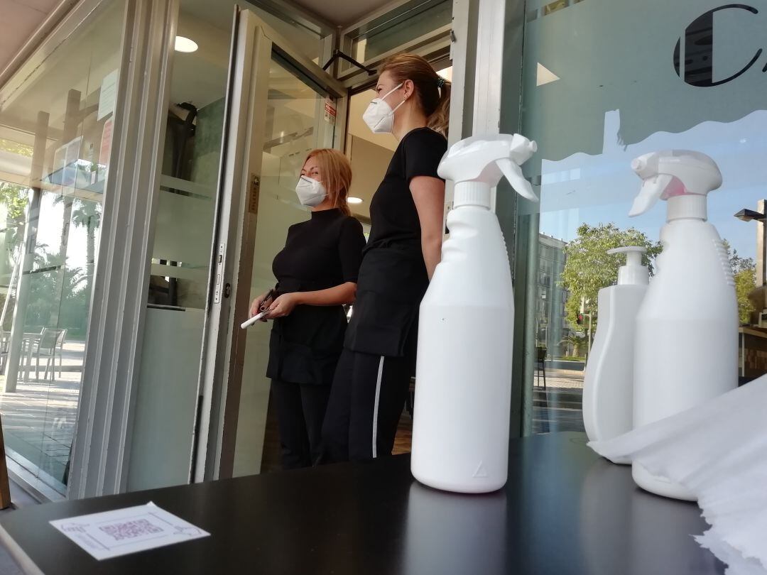 Uno de los sectores afectados por las resticciones desde que comenzó la pandemia es el de la hostelería