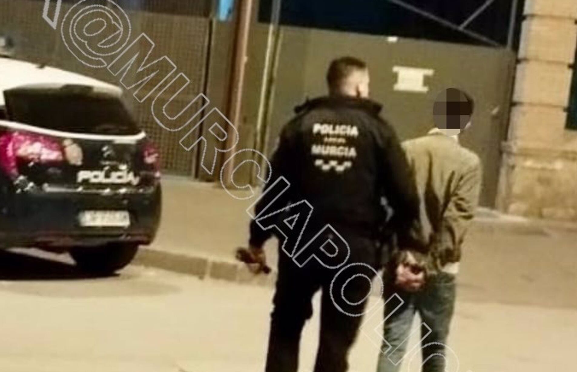 Detenido un hombre por agredir a su mujer tras amenazarle con un cuchillo en Murcia