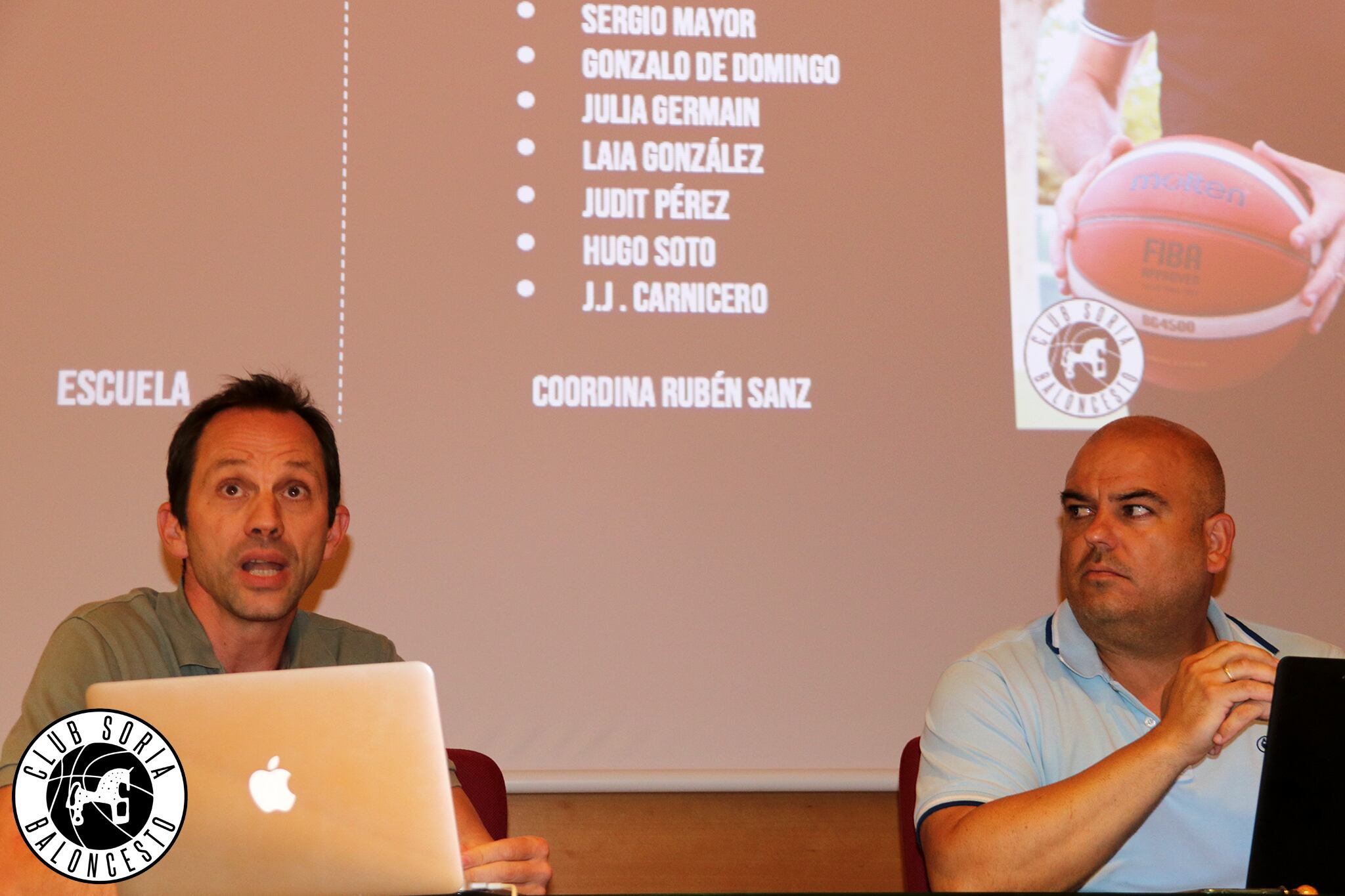 Rodrigo Gómez y Eduardo Martínez, en el curso de la Asamblea de Socios del CSB.