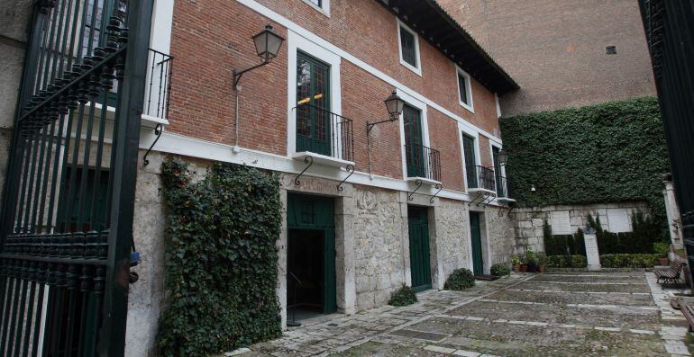 Exterior de la Casa Cervantes en Valladolid