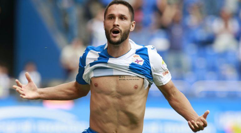 Andone celebra el gol que le dio la victoria al Dépor