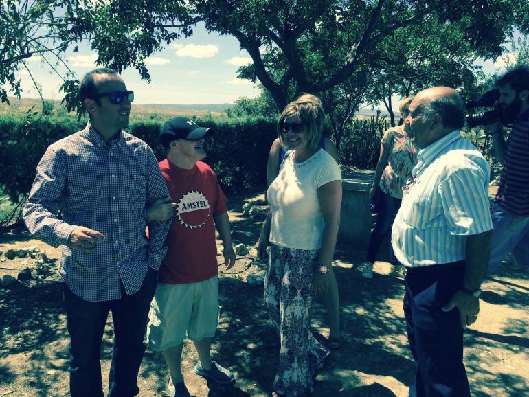 Visita de Charo Cordero al Campo de Trabajo de Placeat