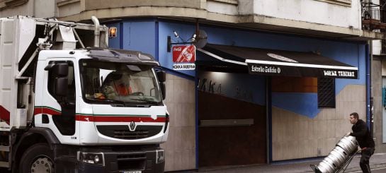 Exterior del bar donde el pasado día 15 de octubre dos agentes de la Guardia Civil fueron agredidos por un grupo de jóvenes.