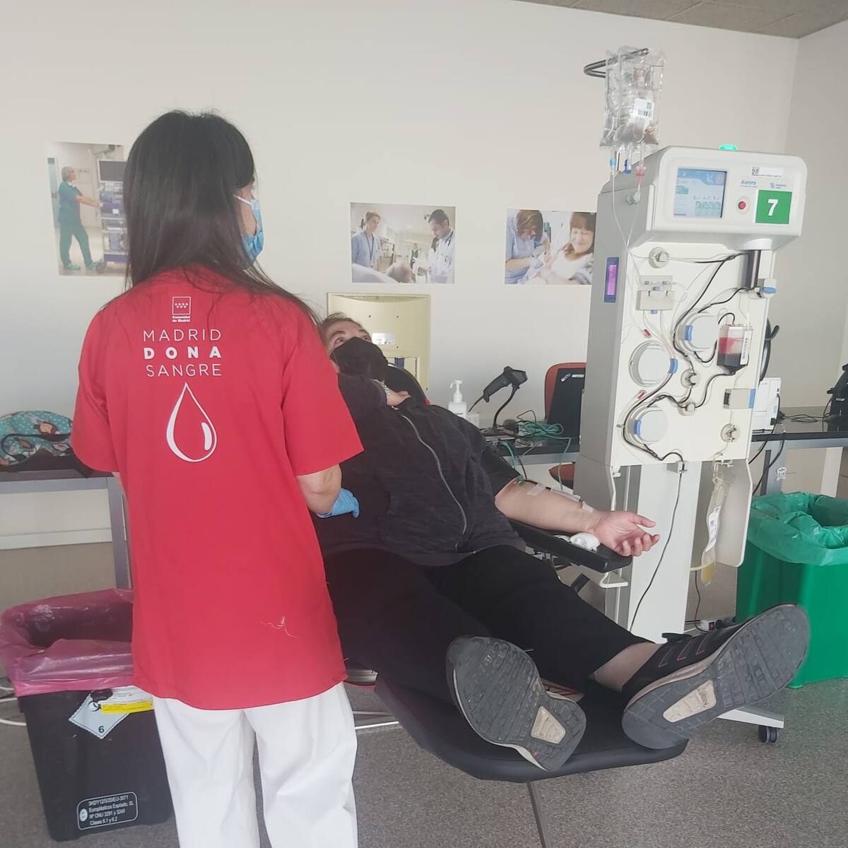 El Hospital Infanta Sofía acoge una campaña de donación de plasma, base del tratamiento de seis mil madrileños