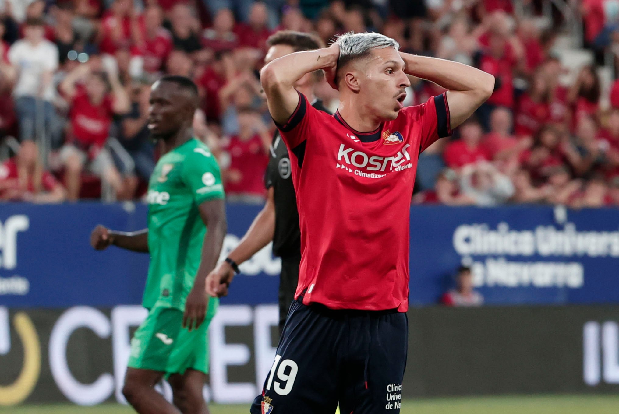 El extremo rojillo Bryan Zaragoza se lamenta ante Leganés en el estadio de El Sadar