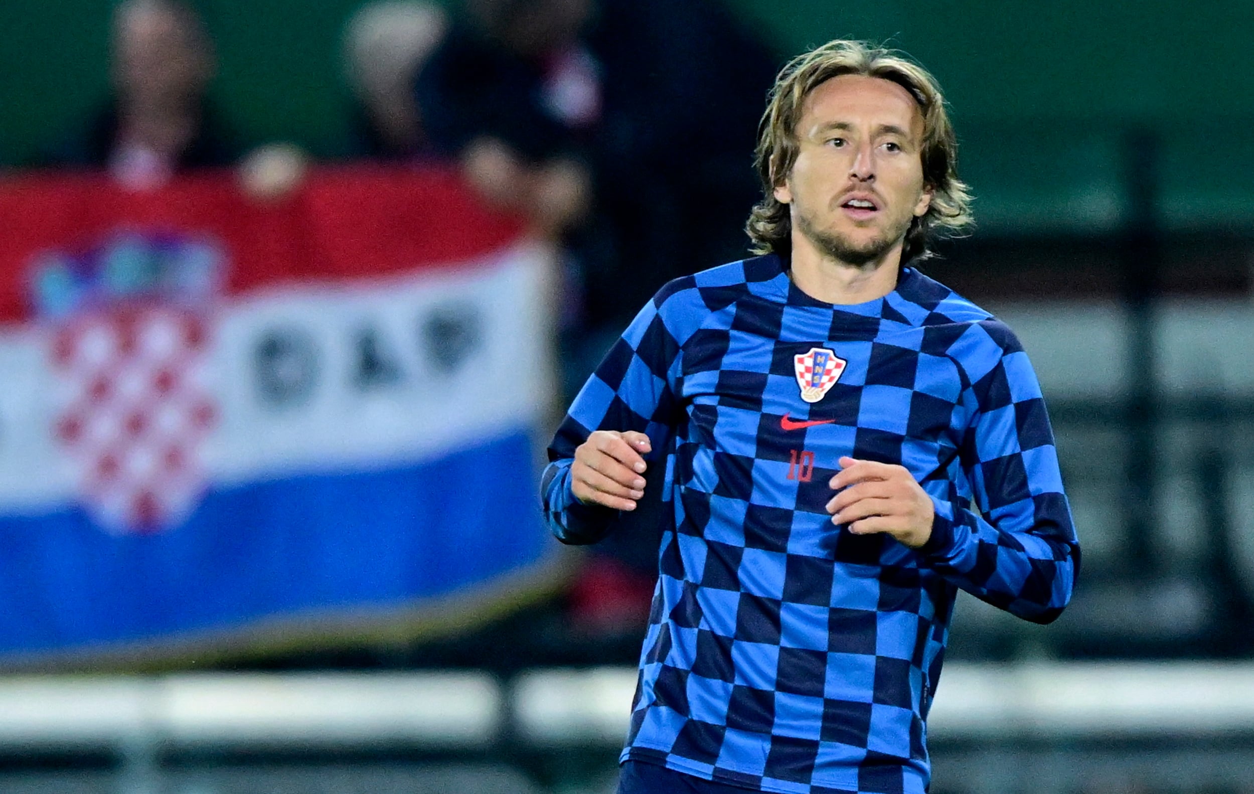 Luka Modric, en el calentamiento con Croacia