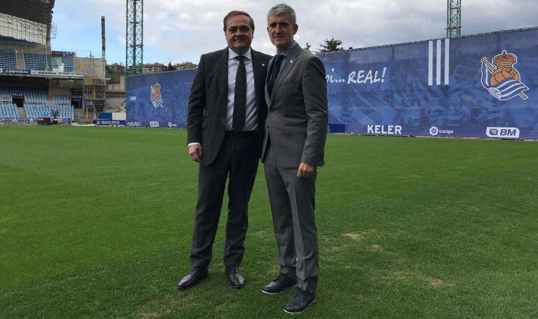 Olabe con Paerribay el día de su presentación en Anoeta