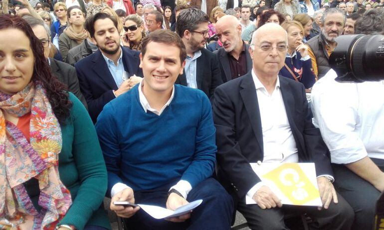 Carlos Pracht, junto a Albert Rivera, el pasado mes de diciembre en Santander.