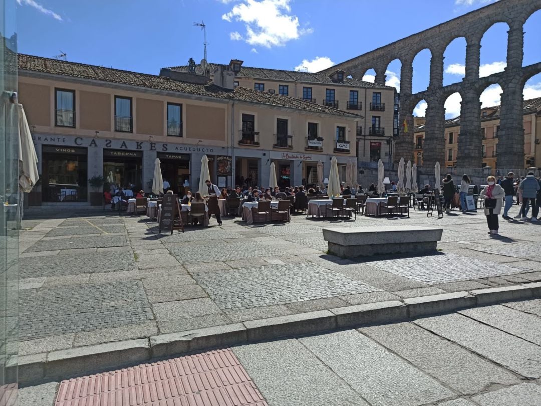 Terrazas junto al Acueducto