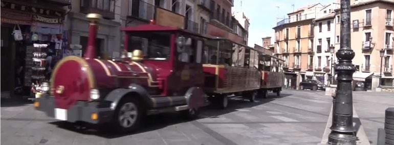 El tren turístico de Toledo cambia su lugar de la parada