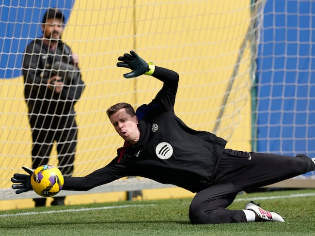 El portero del FC Barcelona Wojciech Szczesny durante un entrenamiento con el equipo azulgrana