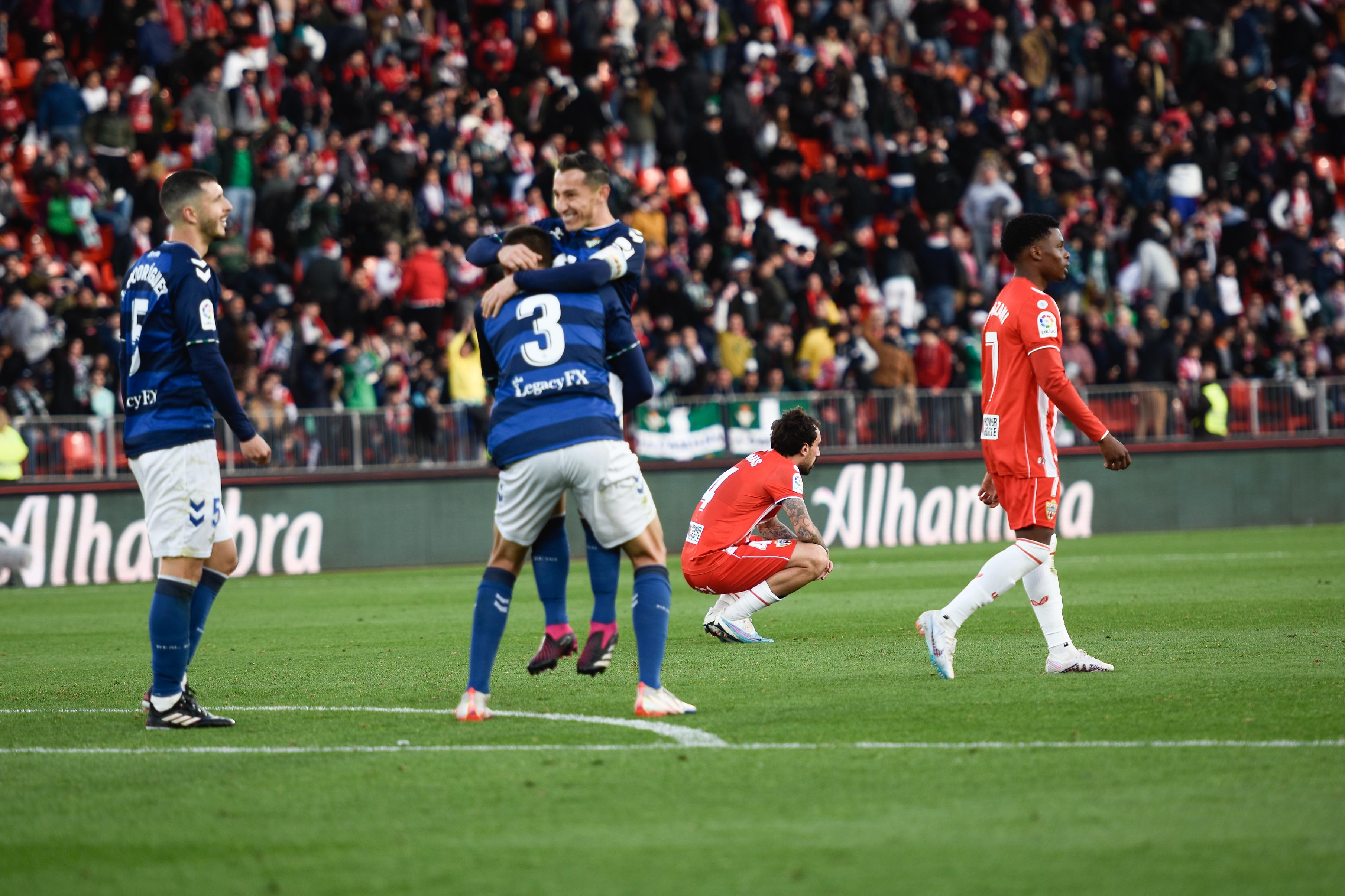 Cuando el más bajito te hace gol en un corner...