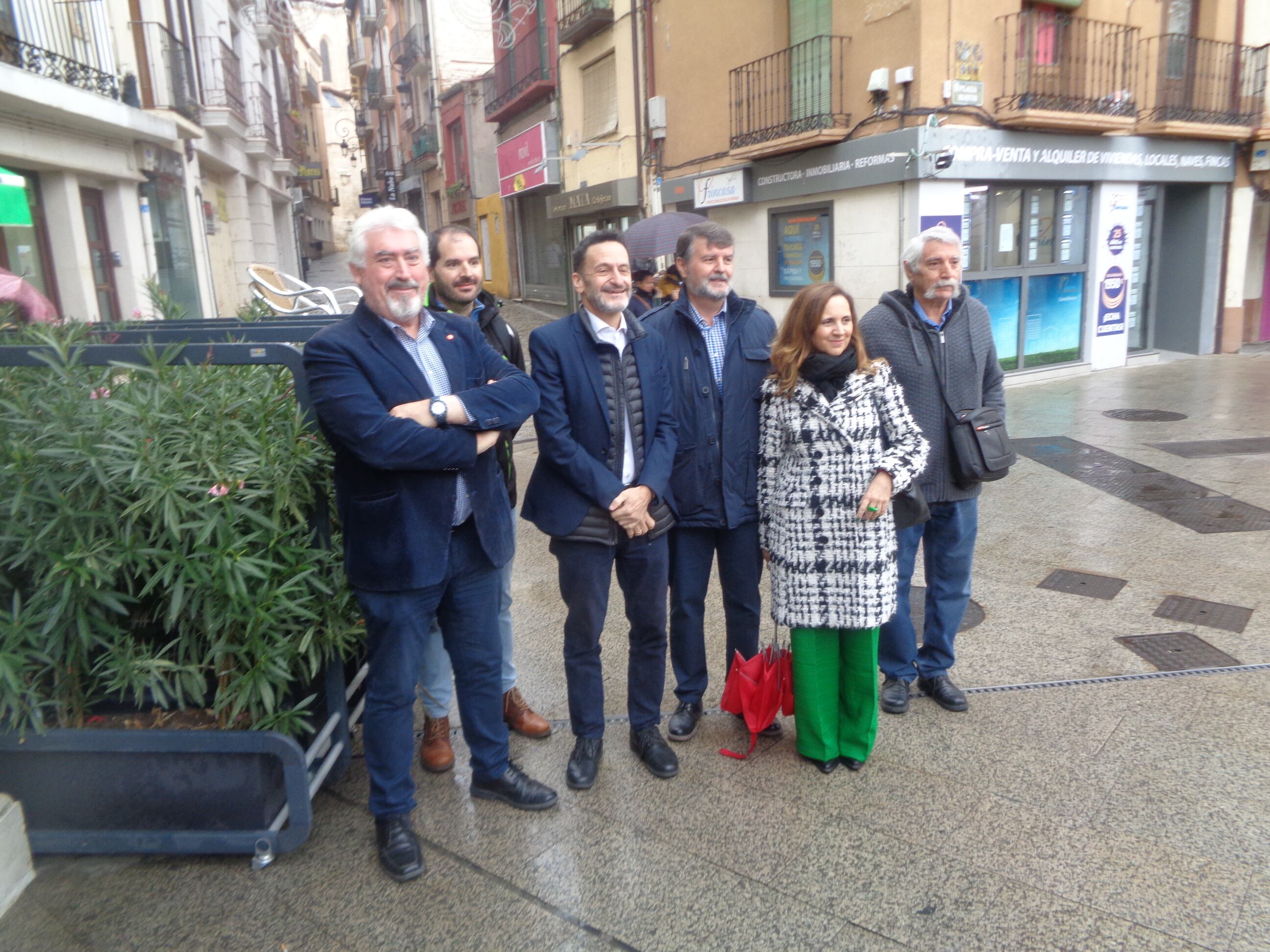 Edmundo Bal (tercero por la izq.) con algunos compañeros de partido de la Ribera del Duero