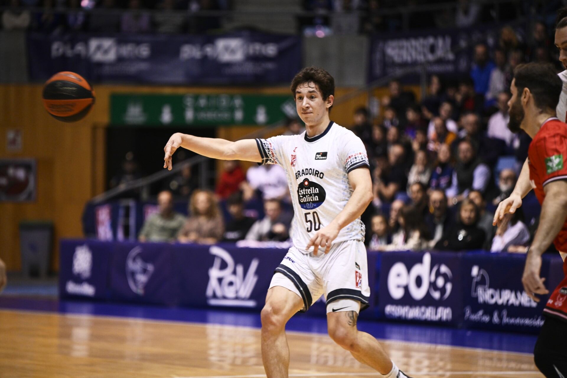 Sasha Kovliar debutó con el Obradoiro ante el Covirán Granada (ACB Photo/Adrián Baúlde)