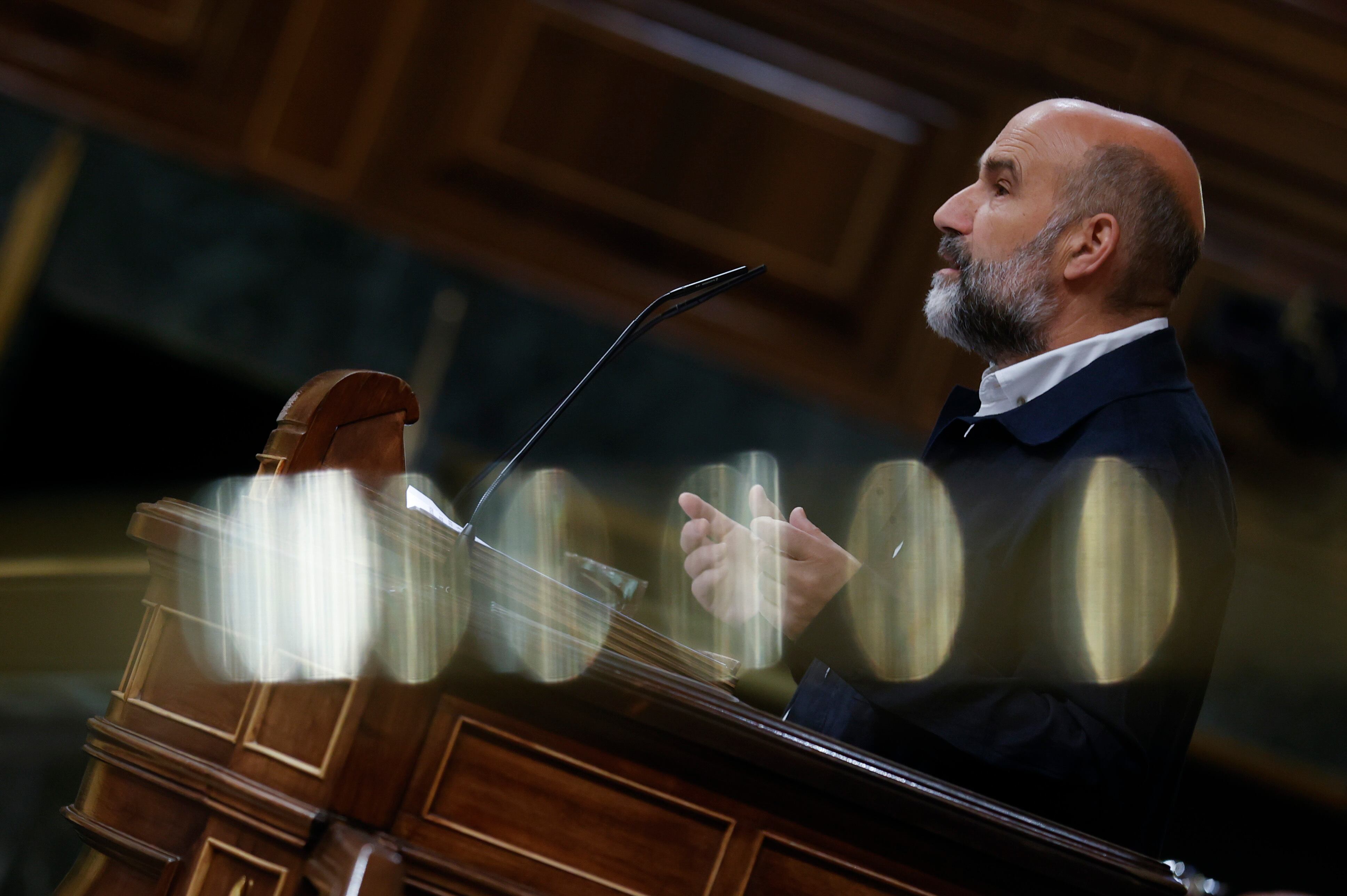 MADRID, 29/06/2022.- El diputado del BNG, Néstor Rego, durante su intervención en la sesión de control al Gobierno este miércoles en el Congreso. EFE/ Javier Lizon
