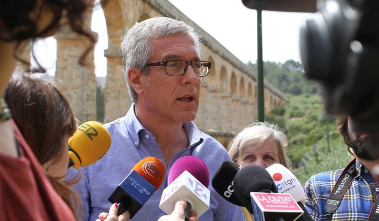 Ballesteros atenent els mitjans al pont del diable