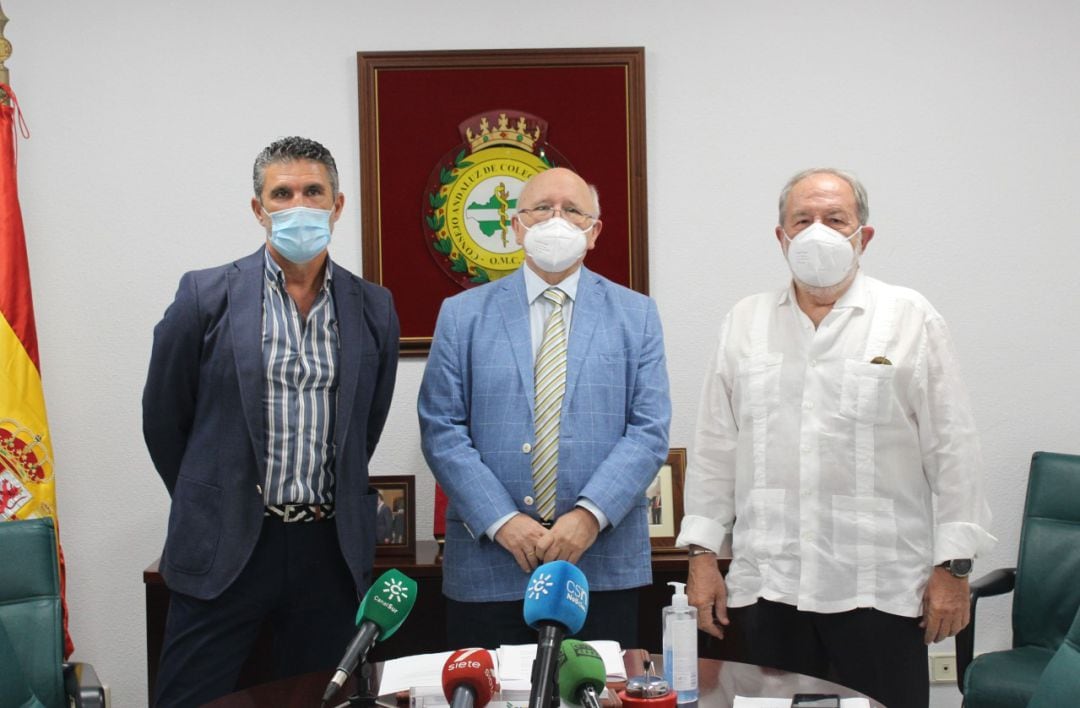  Dr. Antonio Aguado Núñez-Cornejo, presidente del CACM; Dr. Alfonso Carmona Martínez, Tesorero del CACM; D. José Luis Perea, Secretario General de la Asociación de Trabajadores Autónomos ATA.
 
  