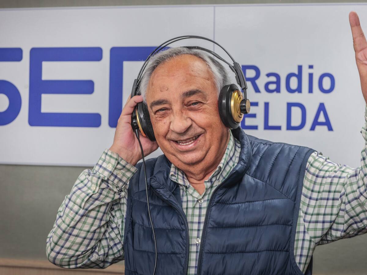 Pepe Rico, batería del grupo eldense "Los Extraños": “Llegamos a tocar con Massiel”