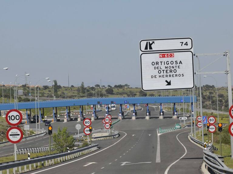 Imagen de la autopista AP-61 a su paso por la localidad de Ortigosa del Monte / Juan Martin