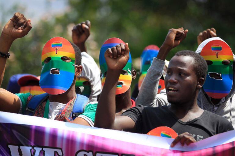 Protesta en Kenia contra la ley antihomosexual de Uganda.