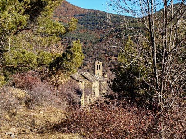 Una ermita en ruinas en Sasé (Huesca)