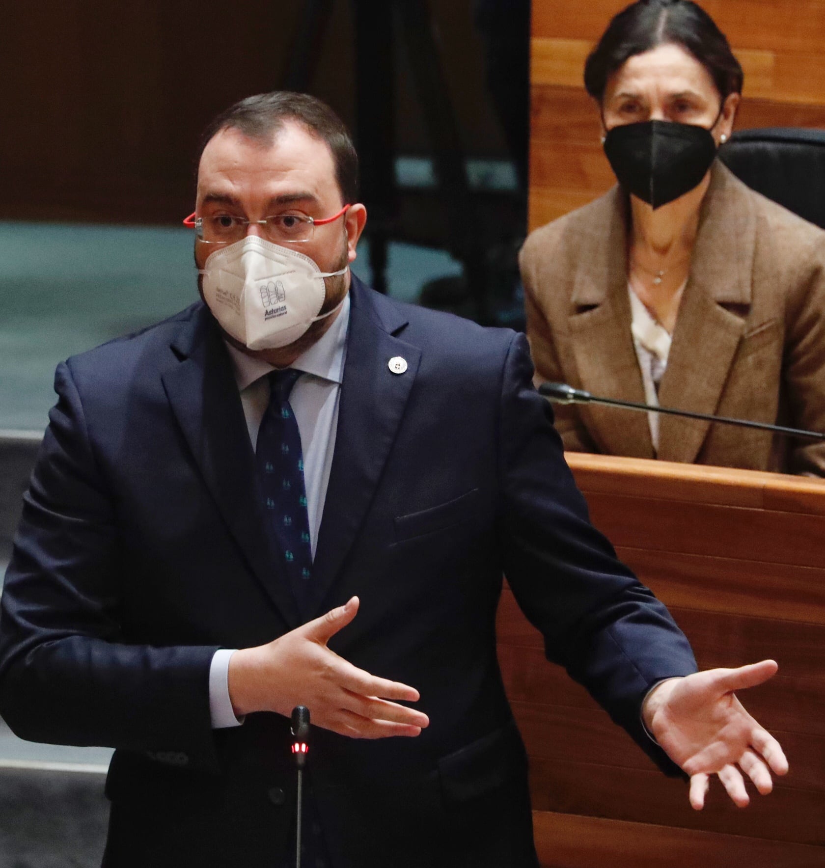 Adrián Barbón en el Pleno de la Junta General del Principado