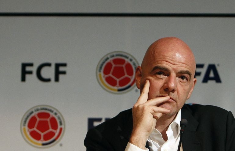 El presidente de la FIFA Gianni Infantino habla durante una rueda de prensa