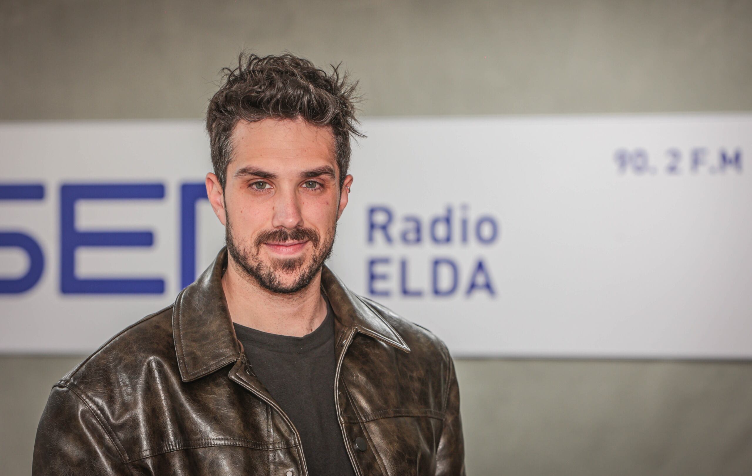 Víctor Pérez (Vic DrumSet), en el estudio de Radio Elda SER.