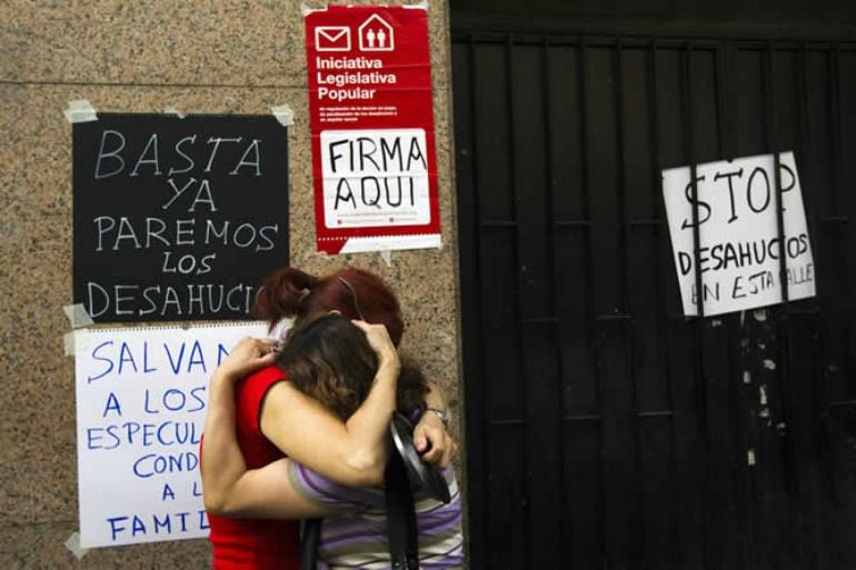 Protesta de Stop Desahucios ante un desalojo