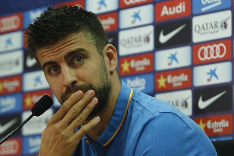 Piqué durante una rueda de prensa con el F.C. Barcelona