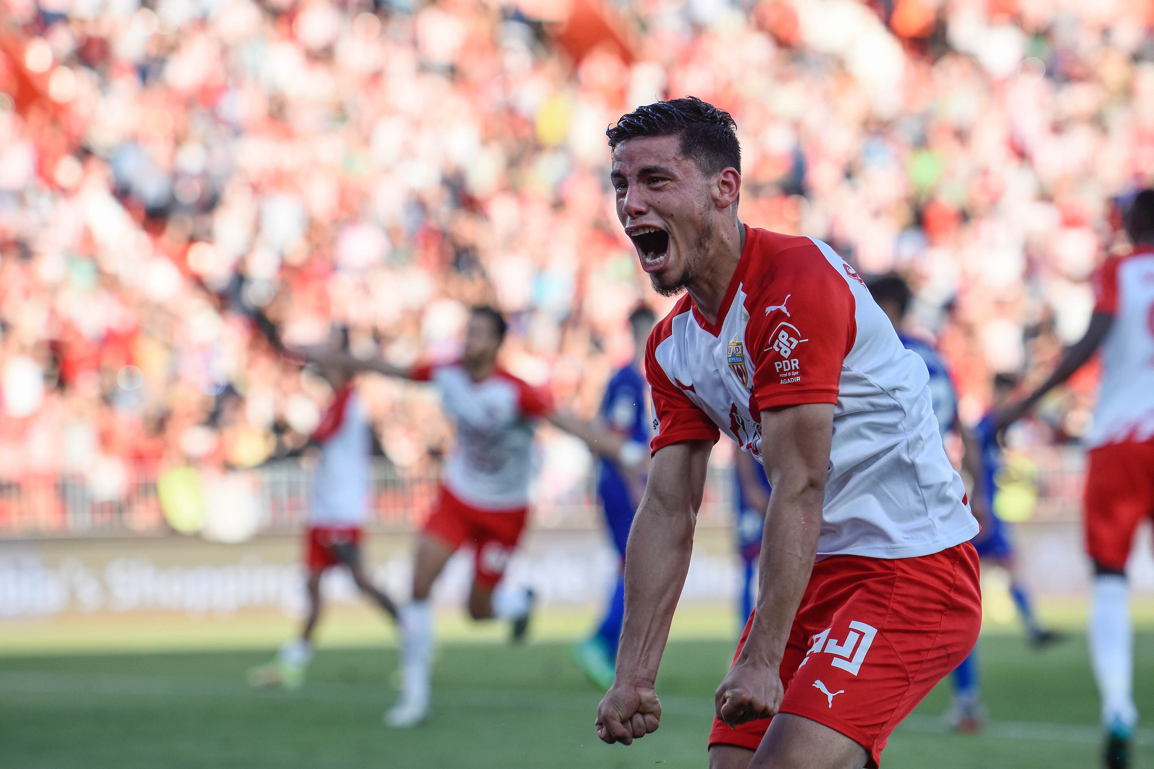 Robertone es puro compromiso en la plantilla del Almería.