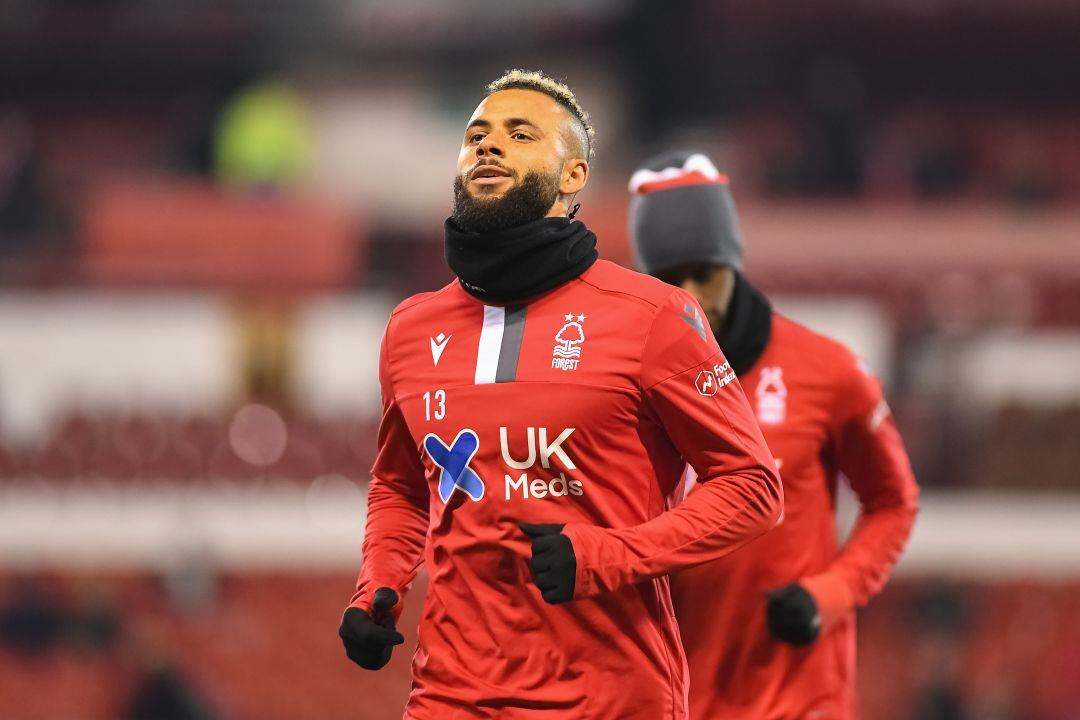 John Bostock calienta con el Nottingham Forest