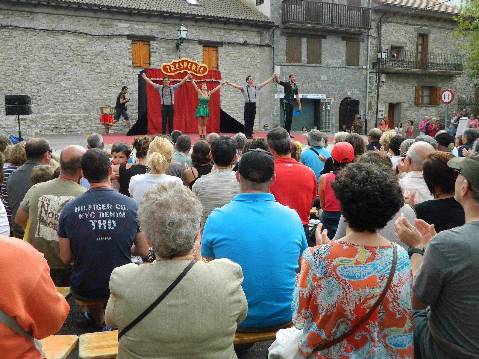 Con actuaciones en calles y plazas de Villanúa