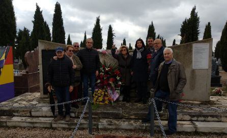 La iniciativa partió de la presidenta de la agrupación local, Leonisa Ull, en el centro de la imagen