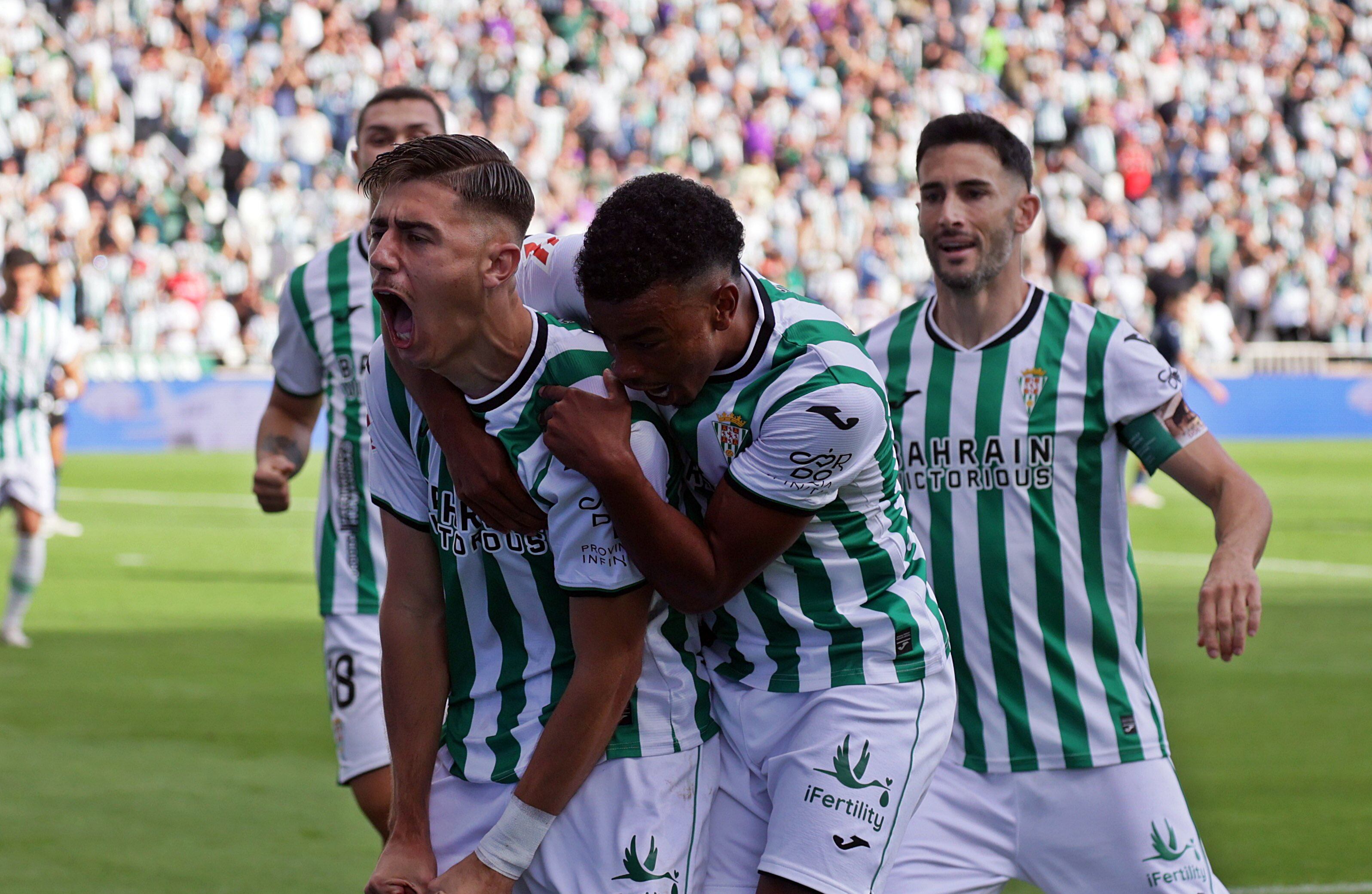 Requena celebra el primer gol ante el Ceuta (Prensa CCF)