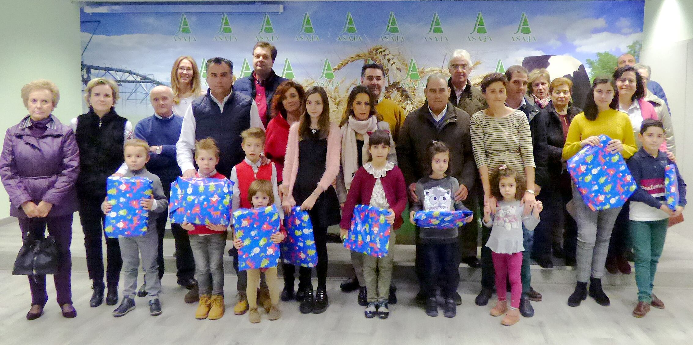 Imagen de archivo de la entrega de premios del Concurso de Cuentos de Navidad de ASAJA-Palencia