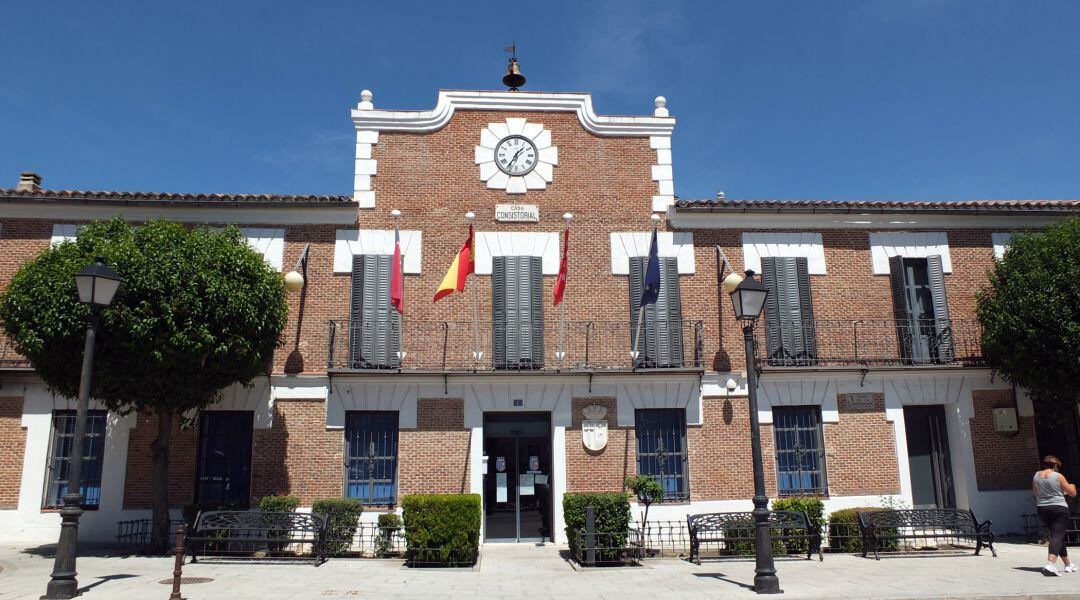 Fachada del ayuntamiento de Paracuellos de Jarama