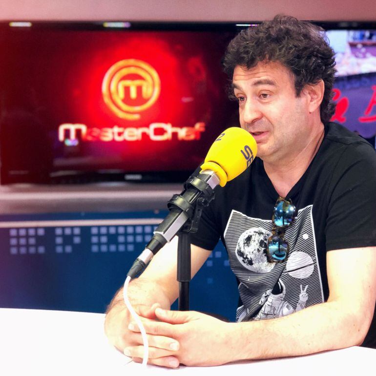 Pepe Rodríguez en los estudios de la Cadena SER.