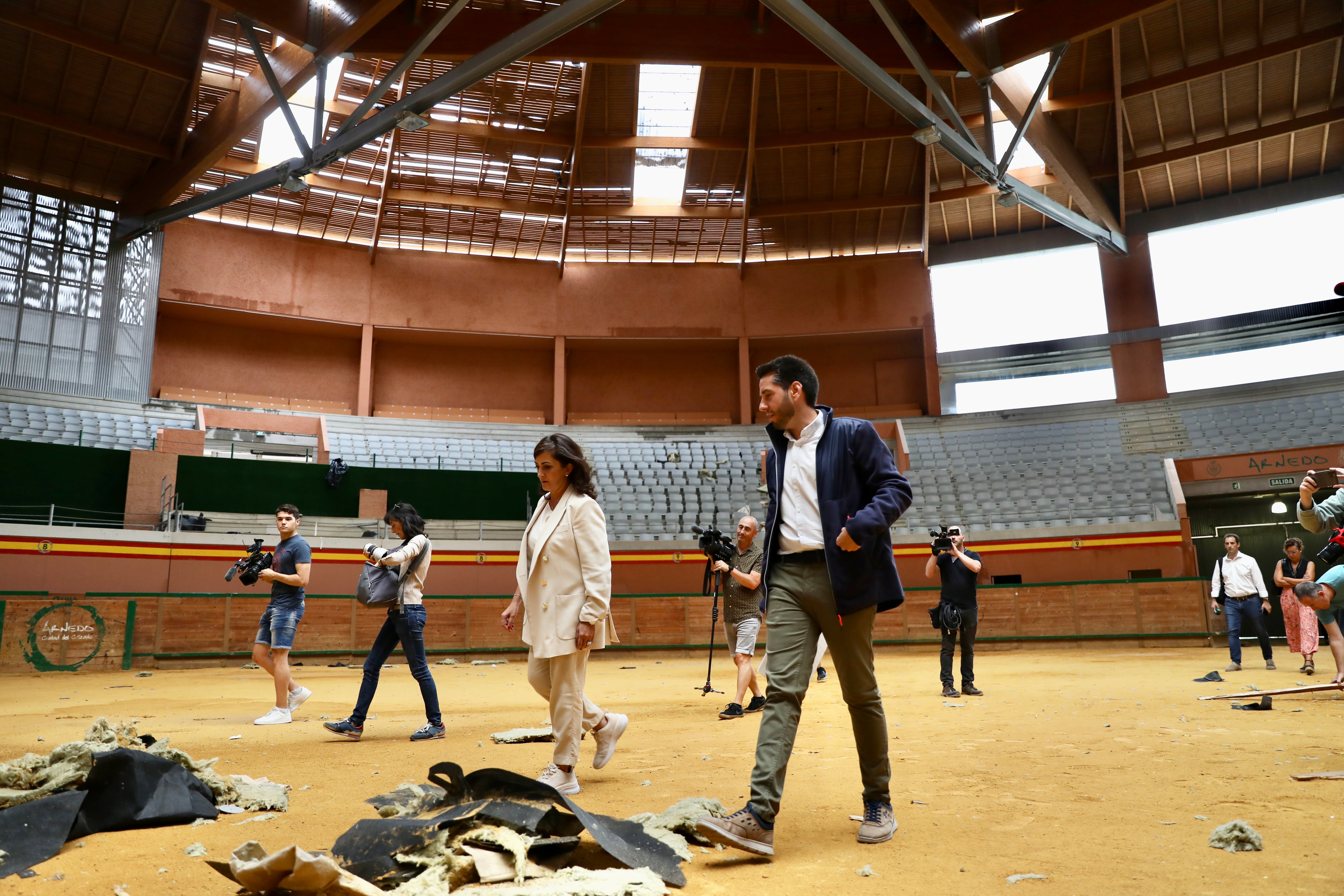 La presidenta de La Rioja, Concha Andreu, visita junto con el alcalde de Arnedo, Javier García, los daños ocasionados por la tormenta