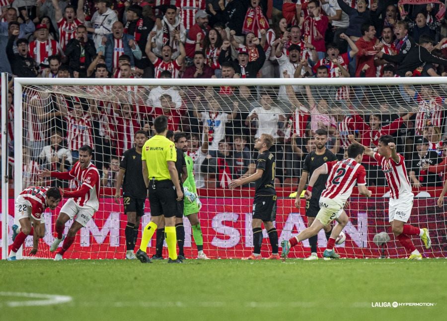 Celebración del gol de la victoria del Sporting sobre el Castellón.