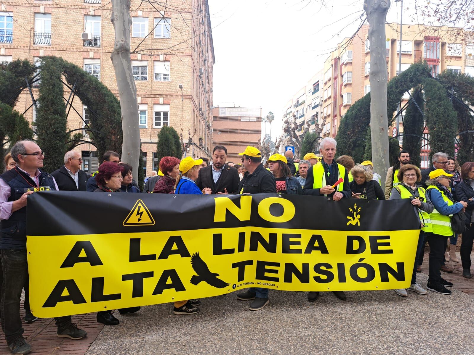 Protesta de los afectados por la línea de alta tensión Hinojar-Águilas