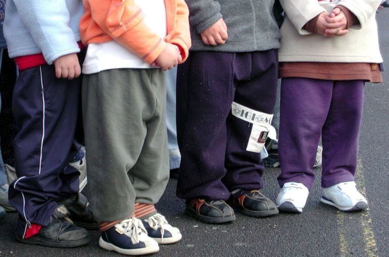 Uno de cada tres menores de 16 años vive bajo el umbral de la pobreza, según el INE.