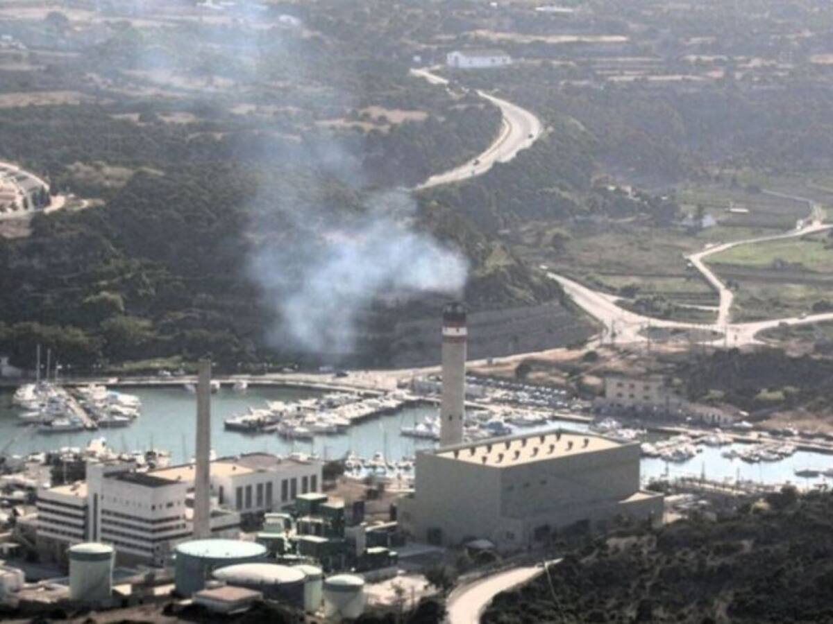 Ara Maó veu amb preocupació la posada en marxa dels motors de fueloil de la central tèrmica