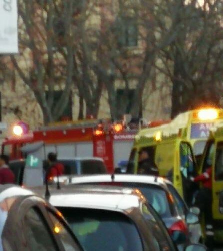 Los equipos asistenciales han atendido a dos personas afectadas por la explosión