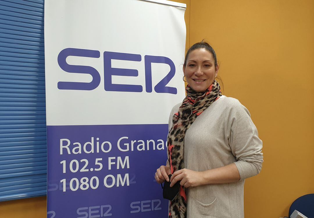 La cantaora Marina Heredia en los estudios de Radio Granada