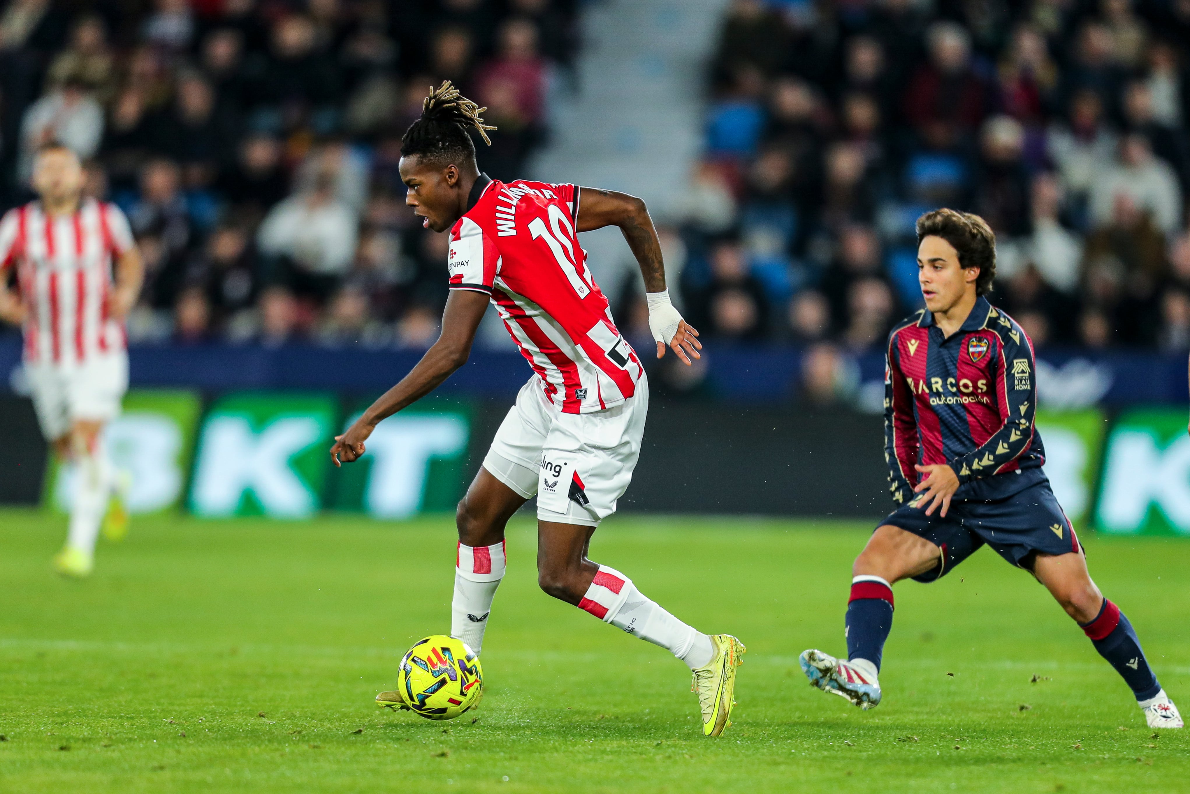 Nico Williams frente al Levante. (Photo By Ivan Terron/Europa Press via Getty Images)