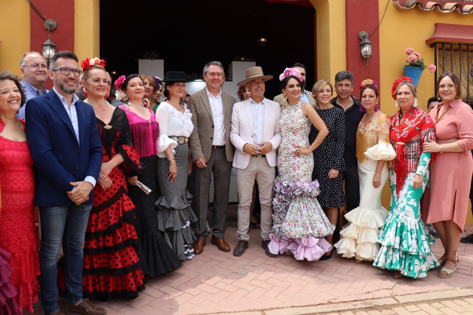 Juan Espadas junto a Hurtado y cargos socialistas de Córdoba